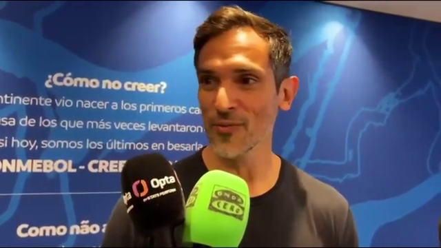 El guiño de Roque Santa Cruz al Málaga desde el Mundial: "Lo más importante es que subamos a Primera" El guiño de Roque Santa Cruz al Málaga desde el Mundial: "Lo más importante es que subamos a Primera"