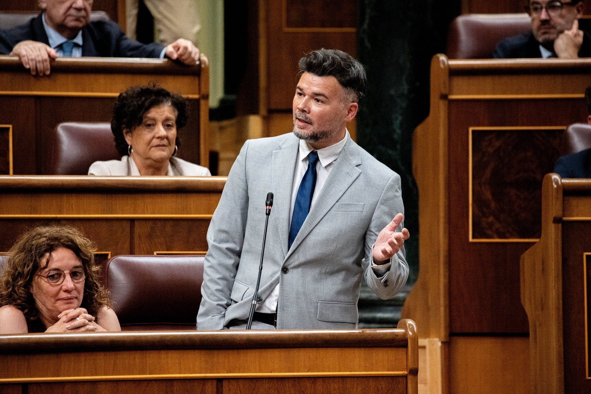 Rufián avisa de que hará todo lo posible para que no gobierne el PP: "Hasta que el PSOE me lo ponga muy difícil" Rufián avisa de que hará todo lo posible para que no gobierne el PP: "Hasta que el PSOE me lo ponga muy difícil"