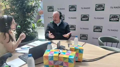 José Ramón Rioobo, con Lara Vivero, no Outlet de Culleredo/Onda Cero Coruña Alcalde de Culleredo.