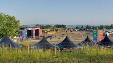El festival "O Son do Camiño" arranca este jueves en el Monte do Gozo, donde se esperan más de 125.000 personas en Santiago El festival "O Son do Camiño" arranca este jueves en el Monte do Gozo, donde se esperan más de 125.000 personas en Santiago