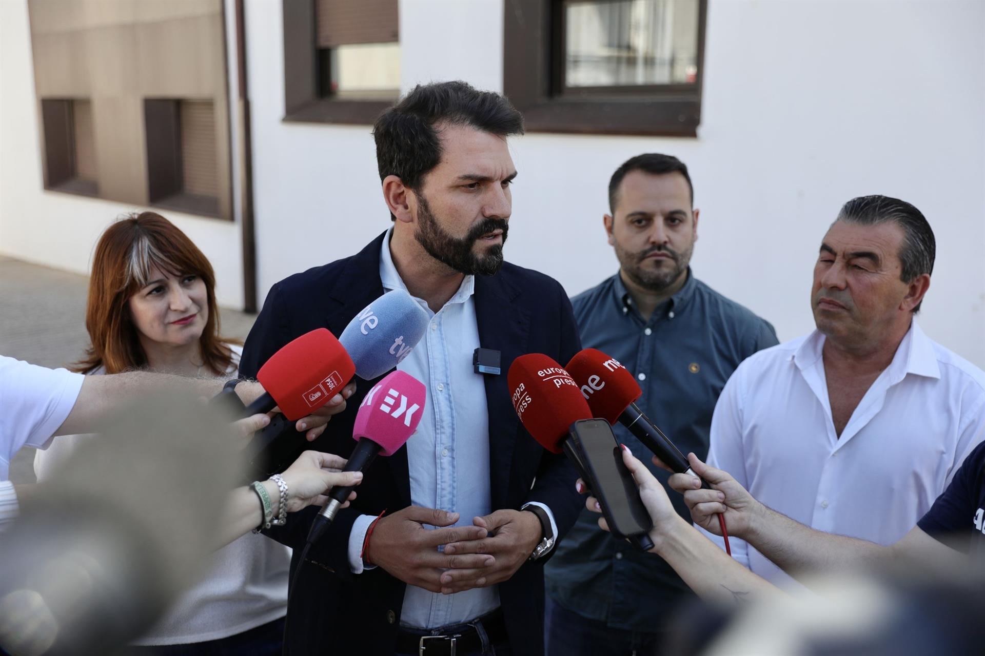 Sánchez Cotrina confía en que el Gobierno acelere la prórroga de Almaraz tras el informe de seguridad que prevé en julio Sánchez Cotrina confía en que el Gobierno acelere la prórroga de Almaraz tras el informe de seguridad que prevé en julio