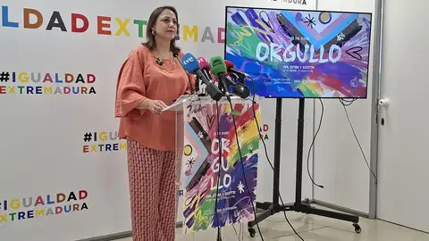 Ara Sánchez dice que las políticas LGTBI están "blindadas" con Guardiola y sin instrucciones para la prioridad nacional Ara Sánchez dice que las políticas LGTBI están "blindadas" con Guardiola y sin instrucciones para la prioridad nacional