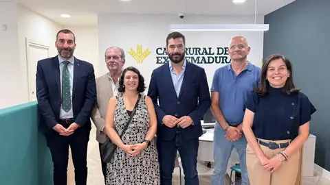 Caja Rural de Extremadura inaugura una nueva oficina en Plasencia para mejorar la atención a los clientes Caja Rural de Extremadura inaugura una nueva oficina en Plasencia para mejorar la atención a los clientes