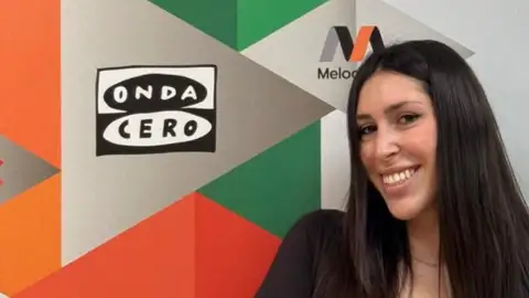 La periodista Miriam Bañón recibe este jueves el I Premio Nacional de Periodismo de la Ruta del Vino y Cava Ribera del Guadiana La periodista Miriam Bañón recibe este jueves el I Premio Nacional de Periodismo de la Ruta del Vino y Cava Ribera del Guadiana