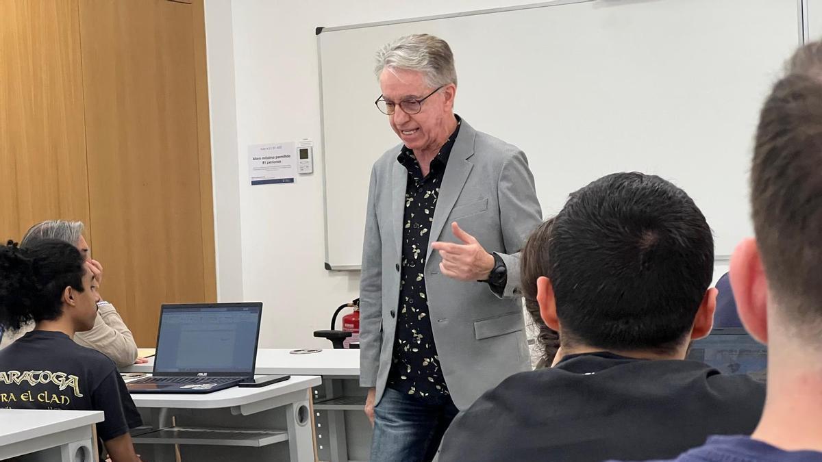 Julián Casanova: “detrás del conocimiento hay un privilegio” Julián Casanova: “detrás del conocimiento hay un privilegio”