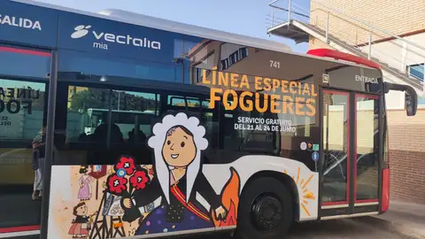 Autobús que recorrerá las hogueras especiales Autobús que recorrerá las hogueras especiales