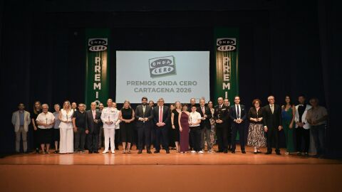 L&oacute;pez Miras recibe la Menci&oacute;n de Honor de los XVII Premios Onda Cero Cartagena 