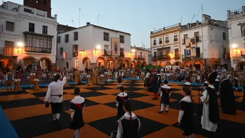La fiesta 'De la Luna al Fuego' de Zafra arranca este viernes estrenando el título de 'Capital Extremeña del Ajedrez' La fiesta 'De la Luna al Fuego' de Zafra arranca este viernes estrenando el título de 'Capital Extremeña del Ajedrez'