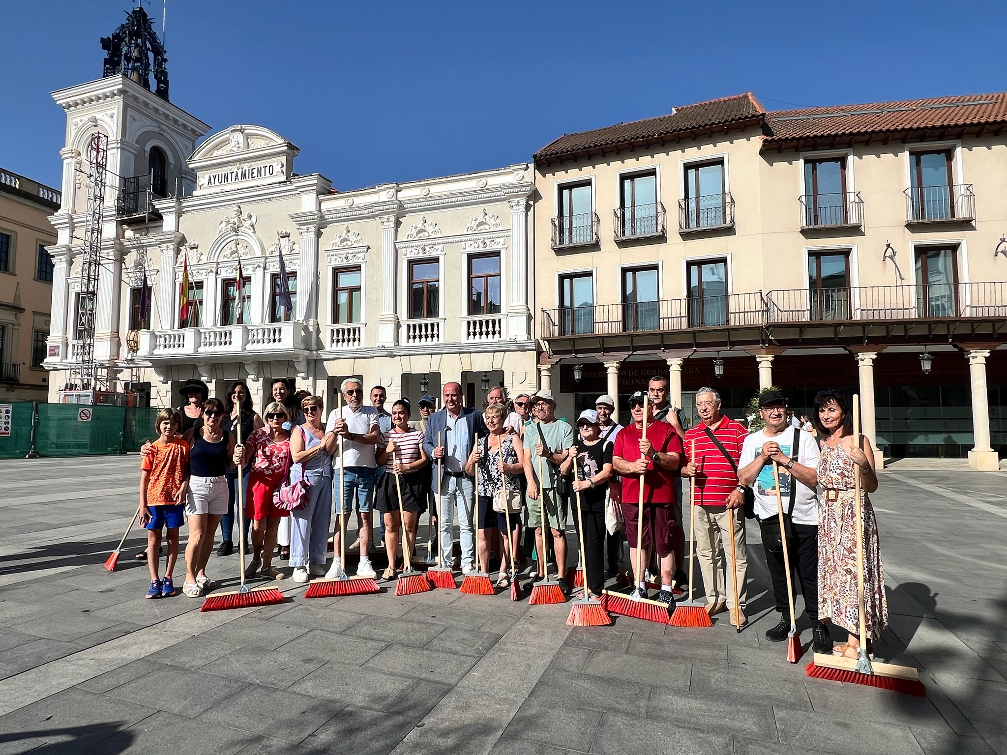 PSOE y vecinos de diversos barrios denuncian "un problema de salud pública" en Guadalajara PSOE y vecinos de diversos barrios denuncian "un problema de salud pública" en Guadalajara