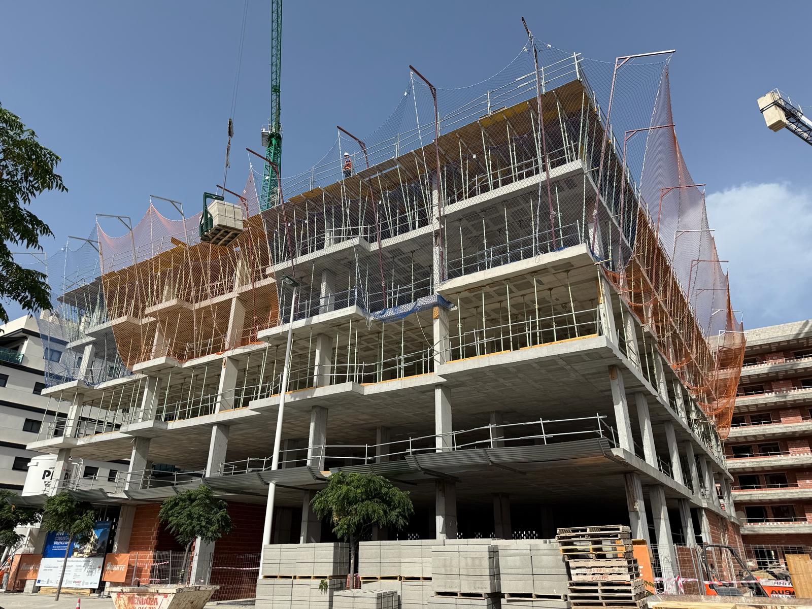 La construcción en Elche del nuevo edificio de pisos para alquiler asequible de Travalon avanza conforme a los plazos previstos La construcción en Elche del nuevo edificio de pisos para alquiler asequible de Travalon avanza conforme a los plazos previstos