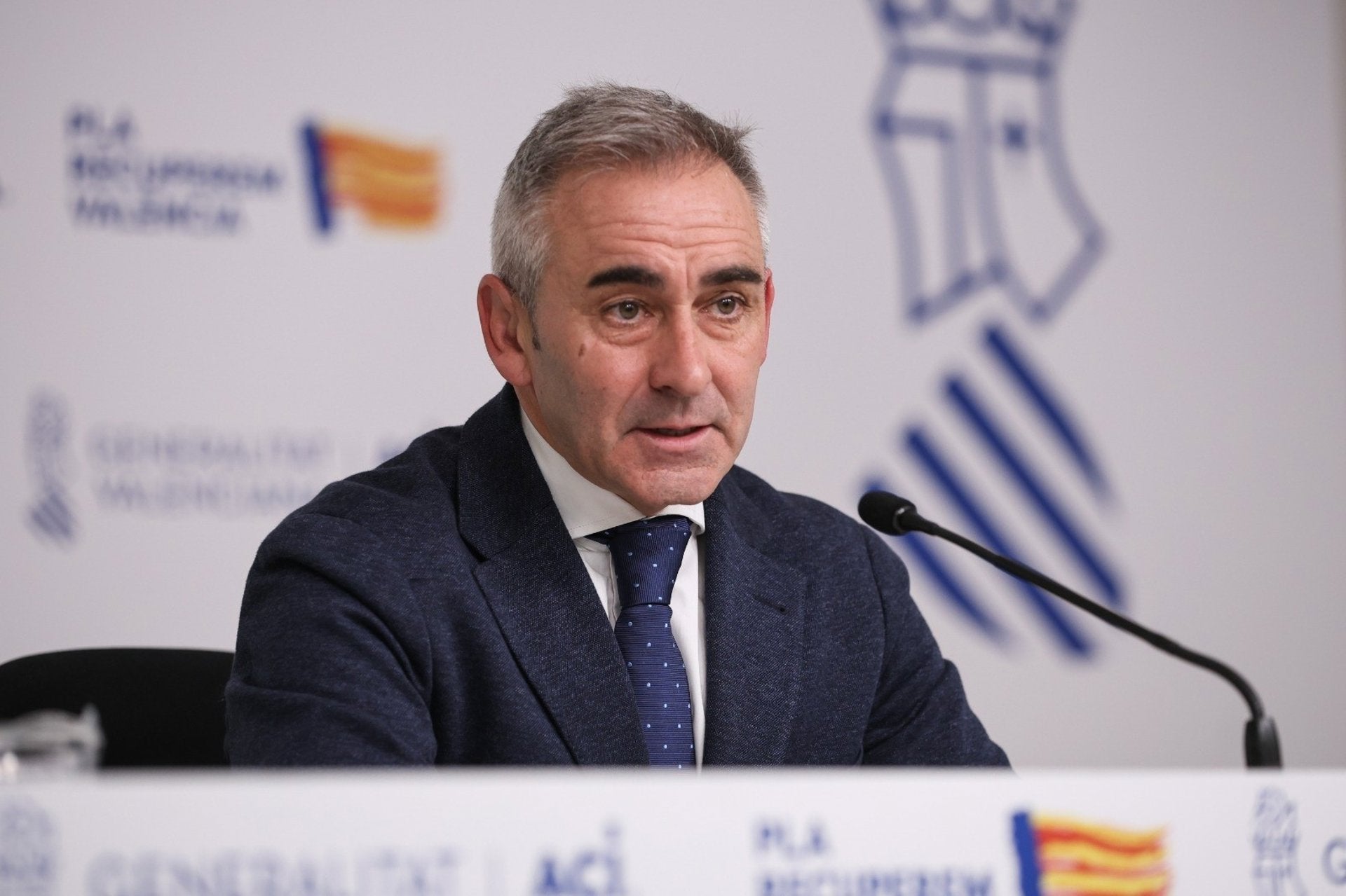 Consell afea que la oposición persiga a la pareja de Llorca y "justifique a familiares imputados de Zapatero o Sánchez" Consell afea que la oposición persiga a la pareja de Llorca y "justifique a familiares imputados de Zapatero o Sánchez"