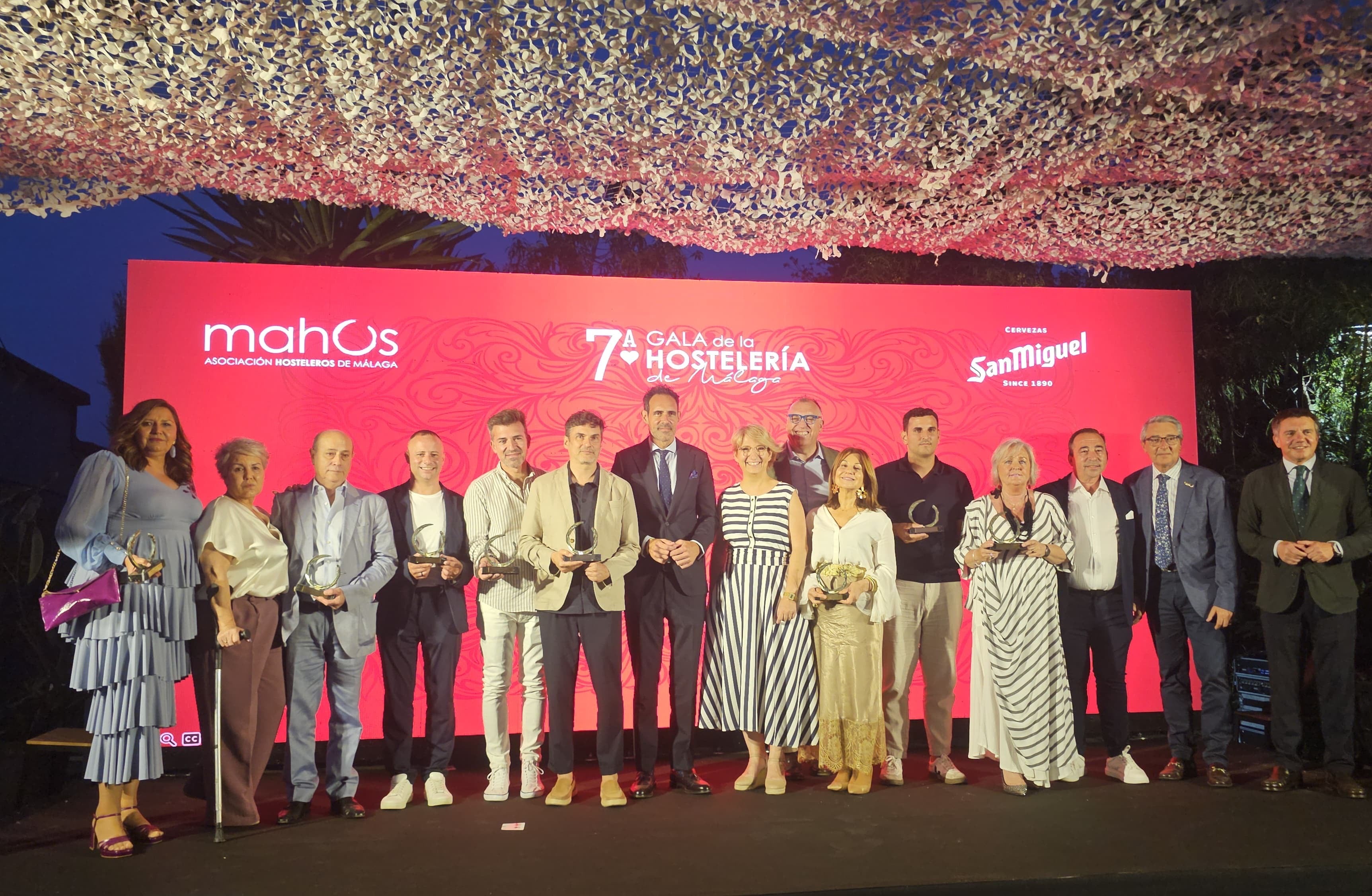 La 7ª Gala de la Hostelería congrega al sector de la provincia y proclama embajadora a Málaga por la capitalidad europea de la cultura gastronómica La 7ª Gala de la Hostelería congrega al sector de la provincia y proclama embajadora a Málaga por la capitalidad europea de la cultura gastronómica