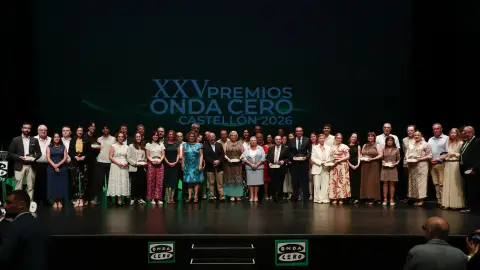 Foto de familia de los premiados en la gala de Onda Cero Castellón. Foto de familia de los premiados en la gala de Onda Cero Castellón.