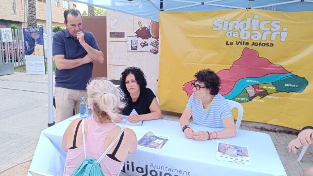 Reunión satisfactoria del Síndic de Barri en Villajoyosa con los vecinos del centro urbano, Pati Fosc, Horta y Mitjanet