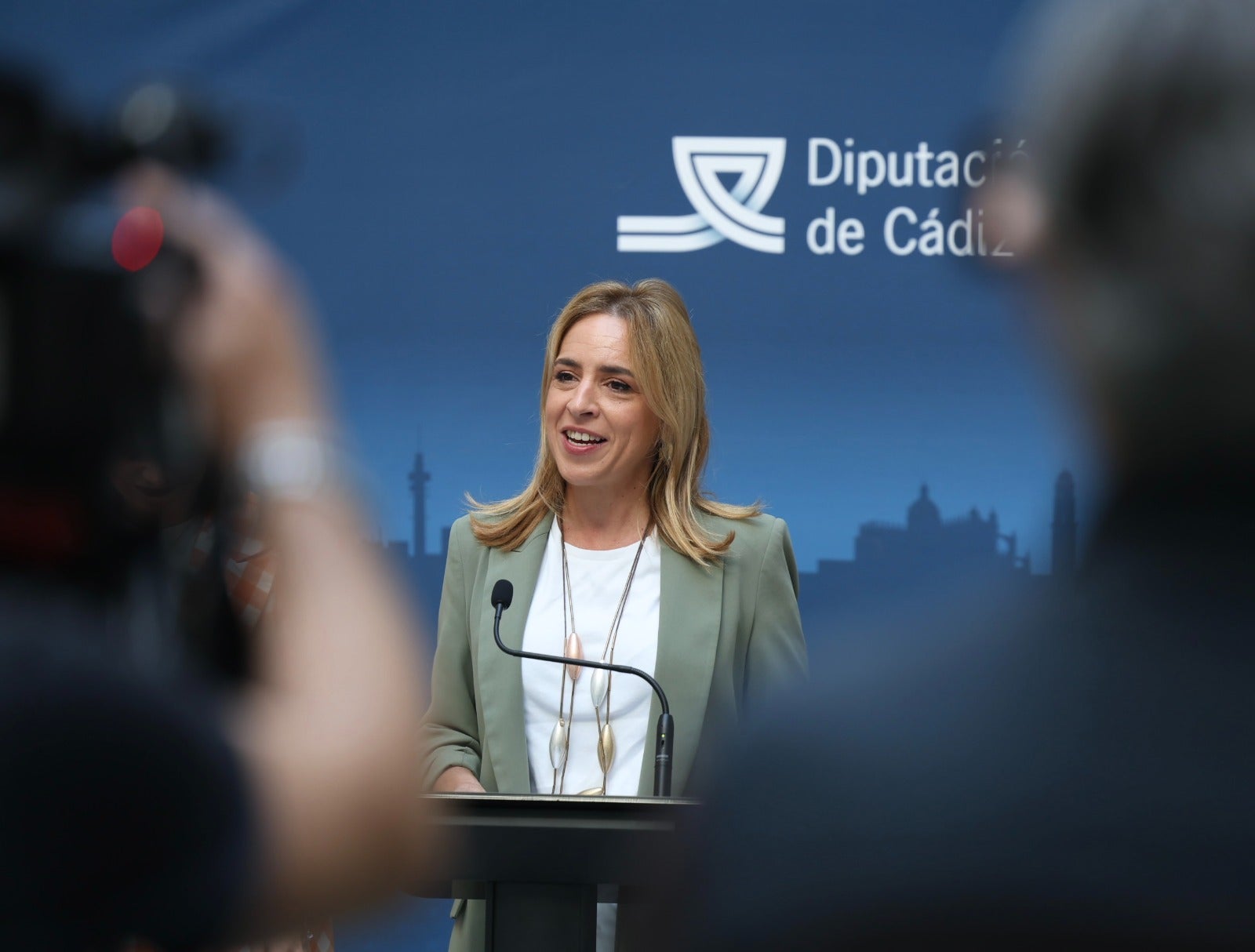 La Diputación de Cádiz reclama al Gobierno una reunión urgente para abordar el déficit de infraestructuras en Cádiz episode artwork