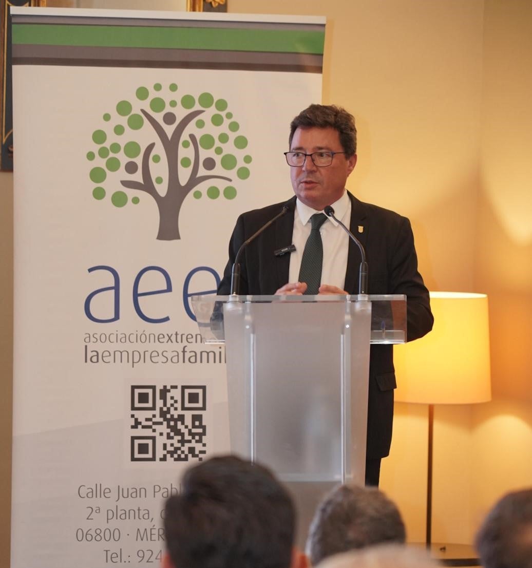 La Junta apoya a la empresa familiar con nuevas ayudas al relevo generacional dotadas con 500.000 euros La Junta apoya a la empresa familiar con nuevas ayudas al relevo generacional dotadas con 500.000 euros