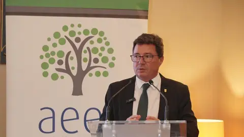 La Junta apoya a la empresa familiar con nuevas ayudas al relevo generacional dotadas con 500.000 euros La Junta apoya a la empresa familiar con nuevas ayudas al relevo generacional dotadas con 500.000 euros