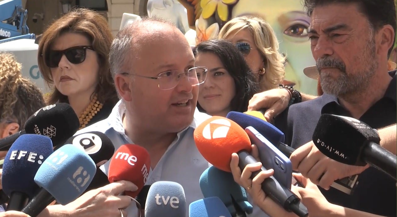 Tellado bendice a Luis Barcala para volver a ser candidato a la alcaldía en las elecciones municipales de 2027 Tellado bendice a Luis Barcala para volver a ser candidato a la alcaldía en las elecciones municipales de 2027