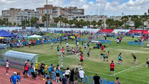 Más de mil deportistas participan en Santa Pola en el Torneo de Balonmano Hierba. Más de mil deportistas participan en Santa Pola en el Torneo de Balonmano Hierba.