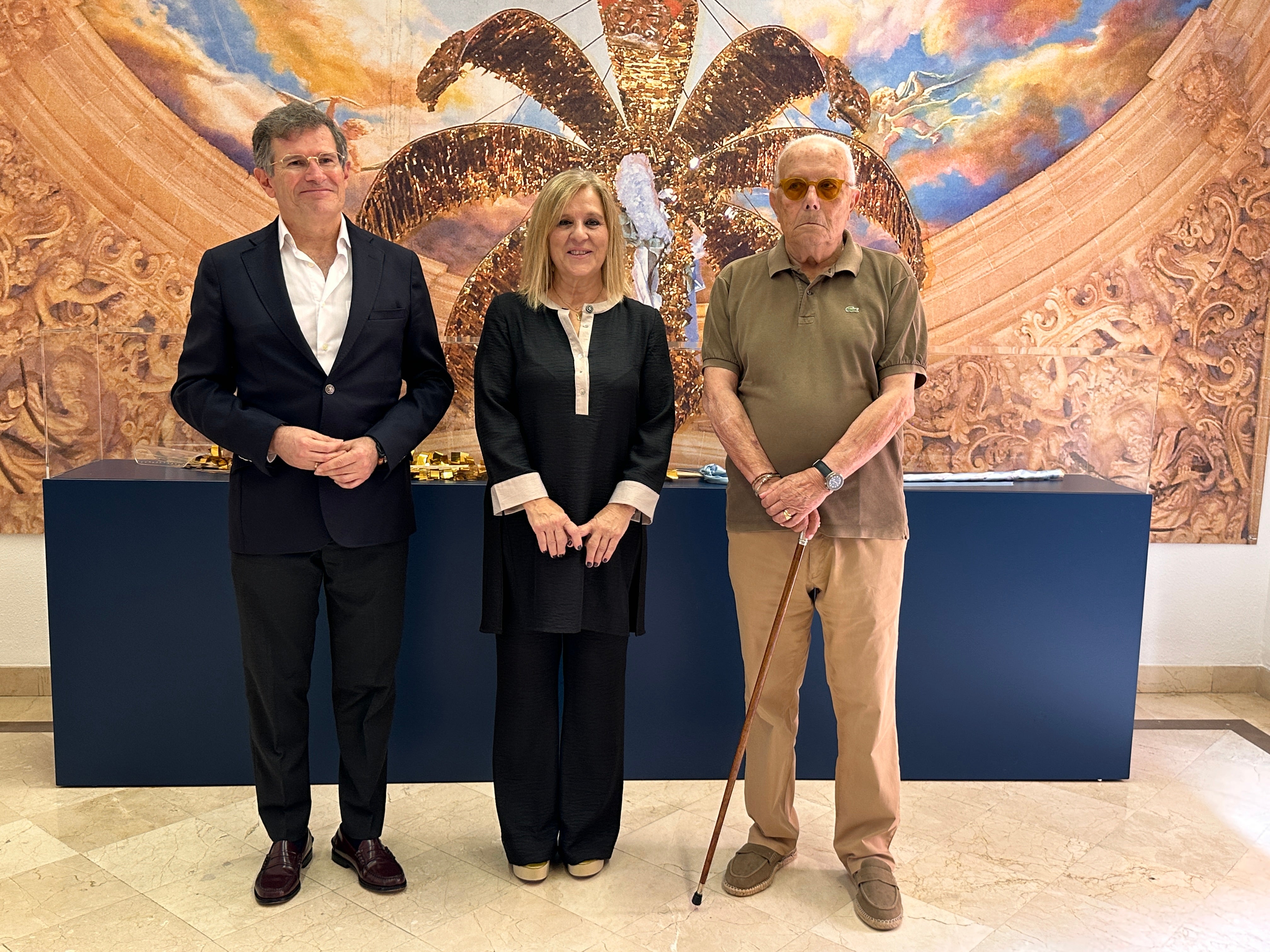 Teresa Vadillo, José Sánchez y Francisco García Mora, portaestandarte y cargos electos del Misteri d’Elx Teresa Vadillo, José Sánchez y Francisco García Mora, portaestandarte y cargos electos del Misteri d’Elx