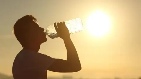 La hidratación es importante en periodos de altas temperaturas La hidratación es importante en periodos de altas temperaturas