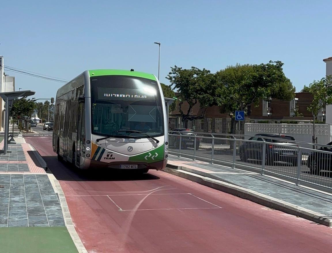 El TRAM de Castellón estrena nuevo servicio directo a las playas este verano sin necesidad de transbordo El TRAM de Castellón estrena nuevo servicio directo a las playas este verano sin necesidad de transbordo