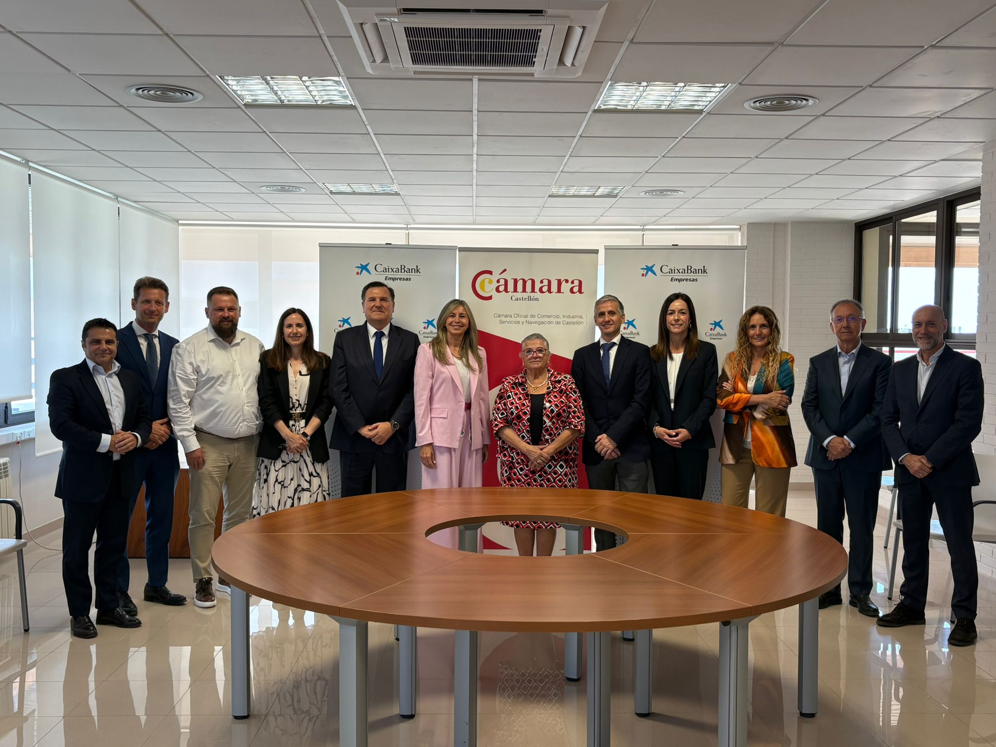 CaixaBank y la Cámara de Castellón renuevan su convenio para impulsar la financiación y la competitividad empresarial CaixaBank y la Cámara de Castellón renuevan su convenio para impulsar la financiación y la competitividad empresarial