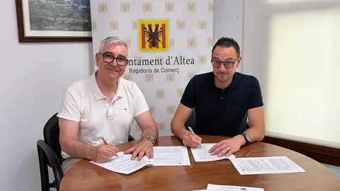Altea refuerza su apoyo al comercio local con la firma de un nuevo convenio con ALCEA Altea refuerza su apoyo al comercio local con la firma de un nuevo convenio con ALCEA