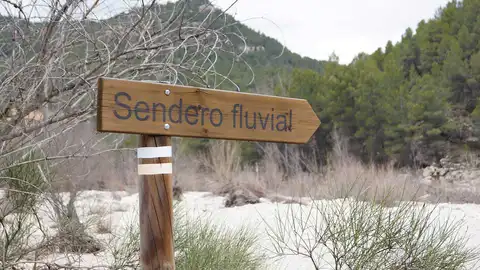 La Generalitat impulsa 15 rutas de senderismo en el interior de Castellón para potenciar el turismo de naturaleza y frenar la despoblación La Generalitat impulsa 15 rutas de senderismo en el interior de Castellón para potenciar el turismo de naturaleza y frenar la despoblación