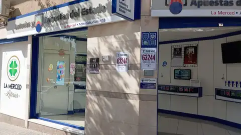 La Administración de Lotería 'La Merced' de Elche ha vendido parte del Segundo Premio de la Lotería Nacional del sorteo del sábado. La Administración de Lotería 'La Merced' de Elche ha vendido parte del Segundo Premio de la Lotería Nacional del sorteo del sábado.