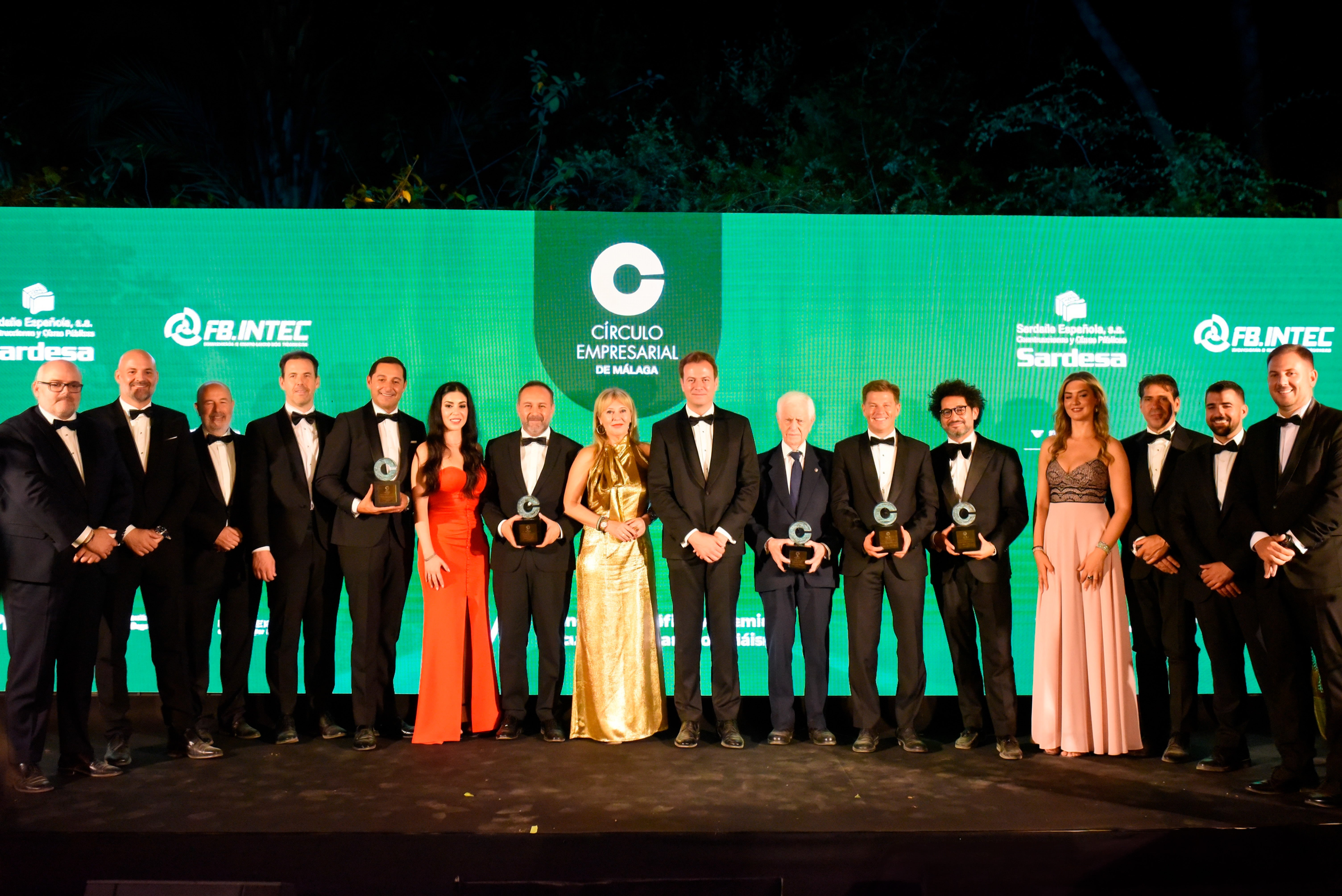 El Círculo Empresarial de Málaga premia la excelencia de Sando, Trops, Tour10 y Utamed en su VI Gala Benéfica El Círculo Empresarial de Málaga premia la excelencia de Sando, Trops, Tour10 y Utamed en su VI Gala Benéfica