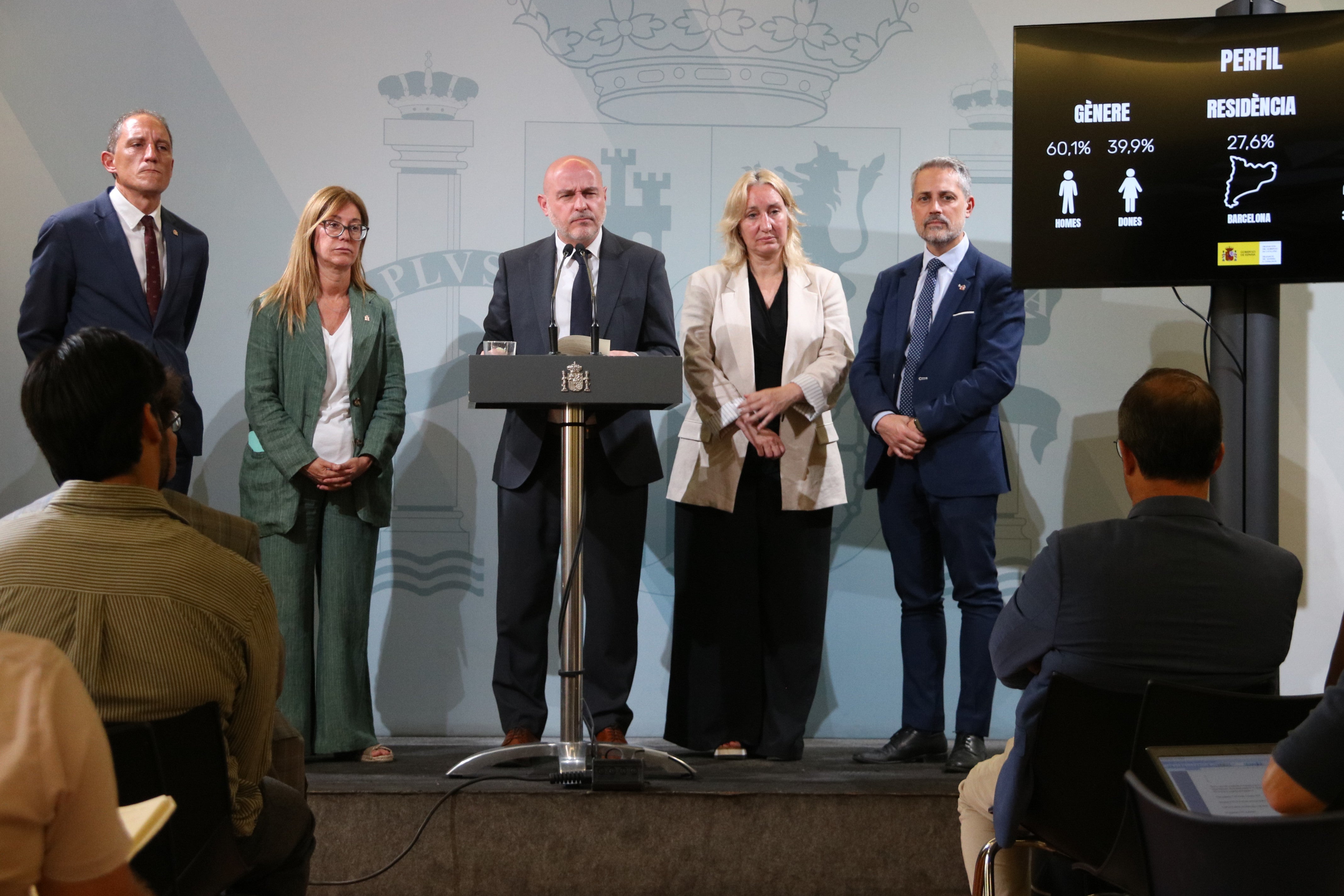 Catalunya posa el comptador a zero per regularitzar més de 150.000 persones migrants Catalunya posa el comptador a zero per regularitzar més de 150.000 persones migrants