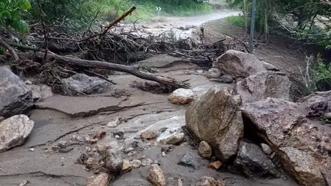 Buscan espazo para os escombros xerados polo temporal no oriente de Ourense Buscan espazo para os escombros xerados polo temporal no oriente de Ourense