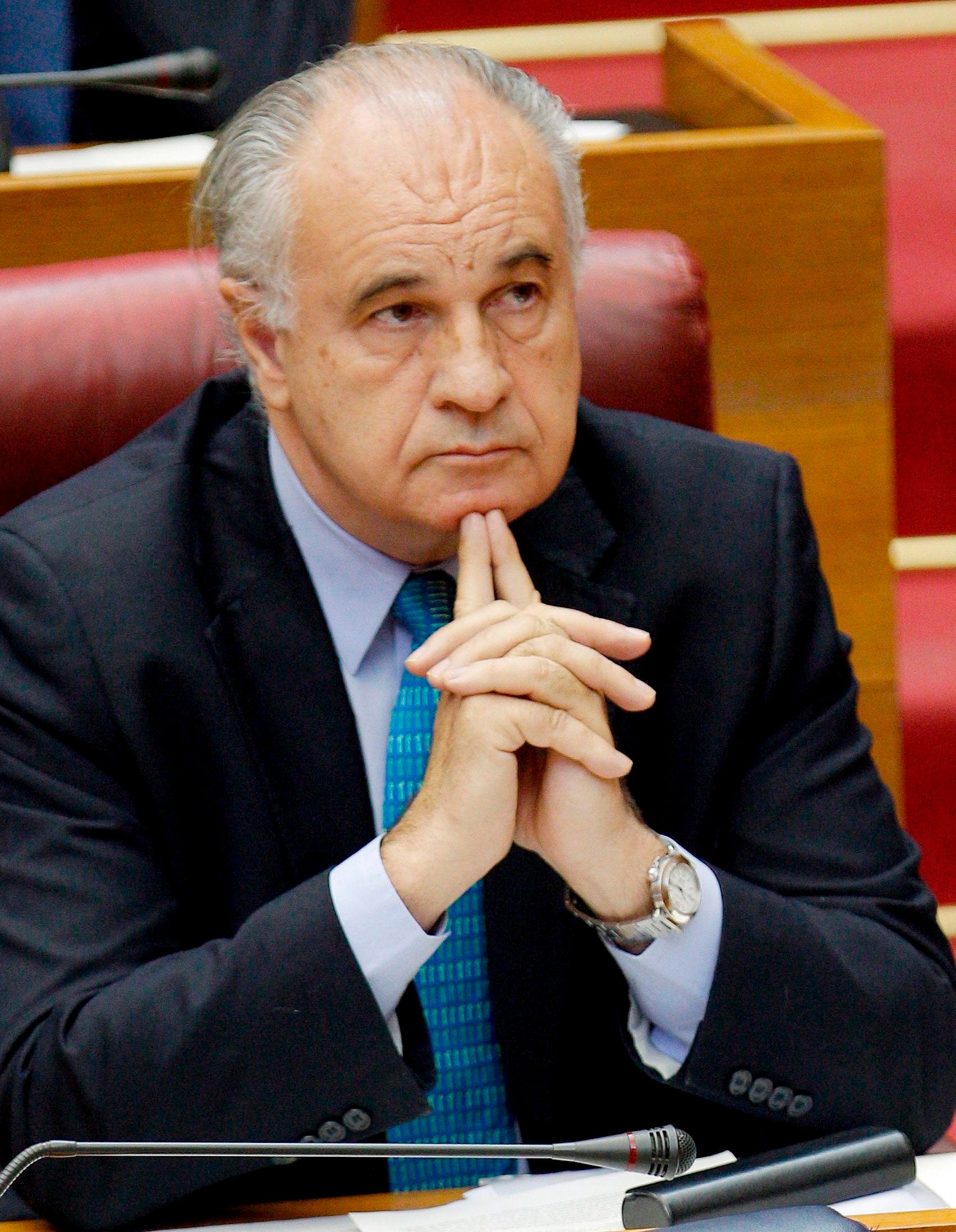 La Audiencia reabre la causa a Blasco por los 600.000 euros que pudo cobrar en caso Azud La Audiencia reabre la causa a Blasco por los 600.000 euros que pudo cobrar en caso Azud