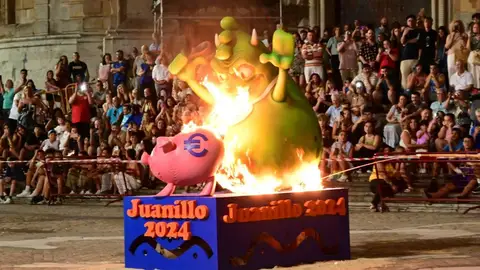 Quema de Juanillos en Cádiz en 2024 Quema de Juanillos en Cádiz en 2024
