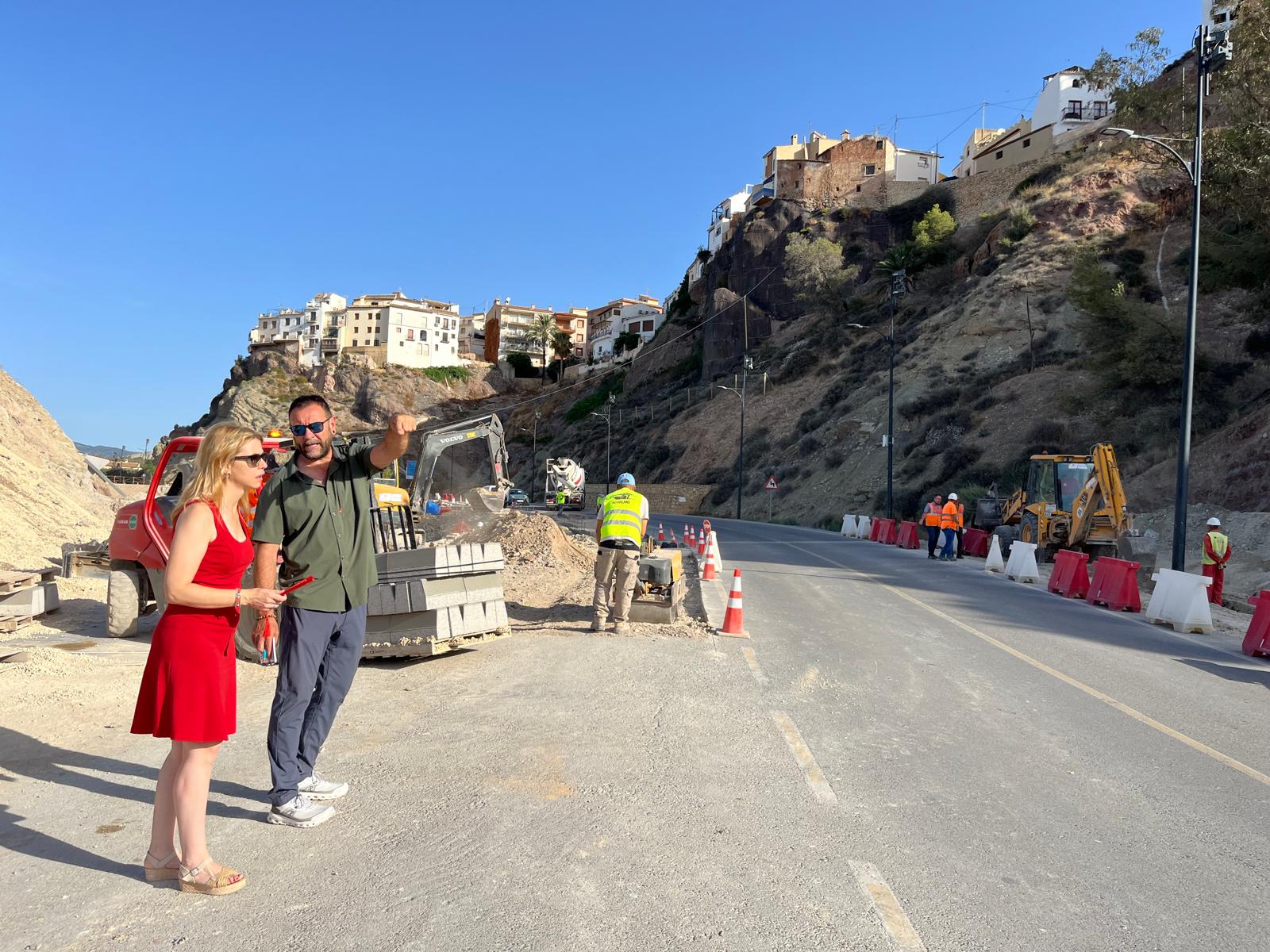 Recta final de las obras del Bulevar verde peatonal y ciclista de La Penya de Finestrat Recta final de las obras del Bulevar verde peatonal y ciclista de La Penya de Finestrat