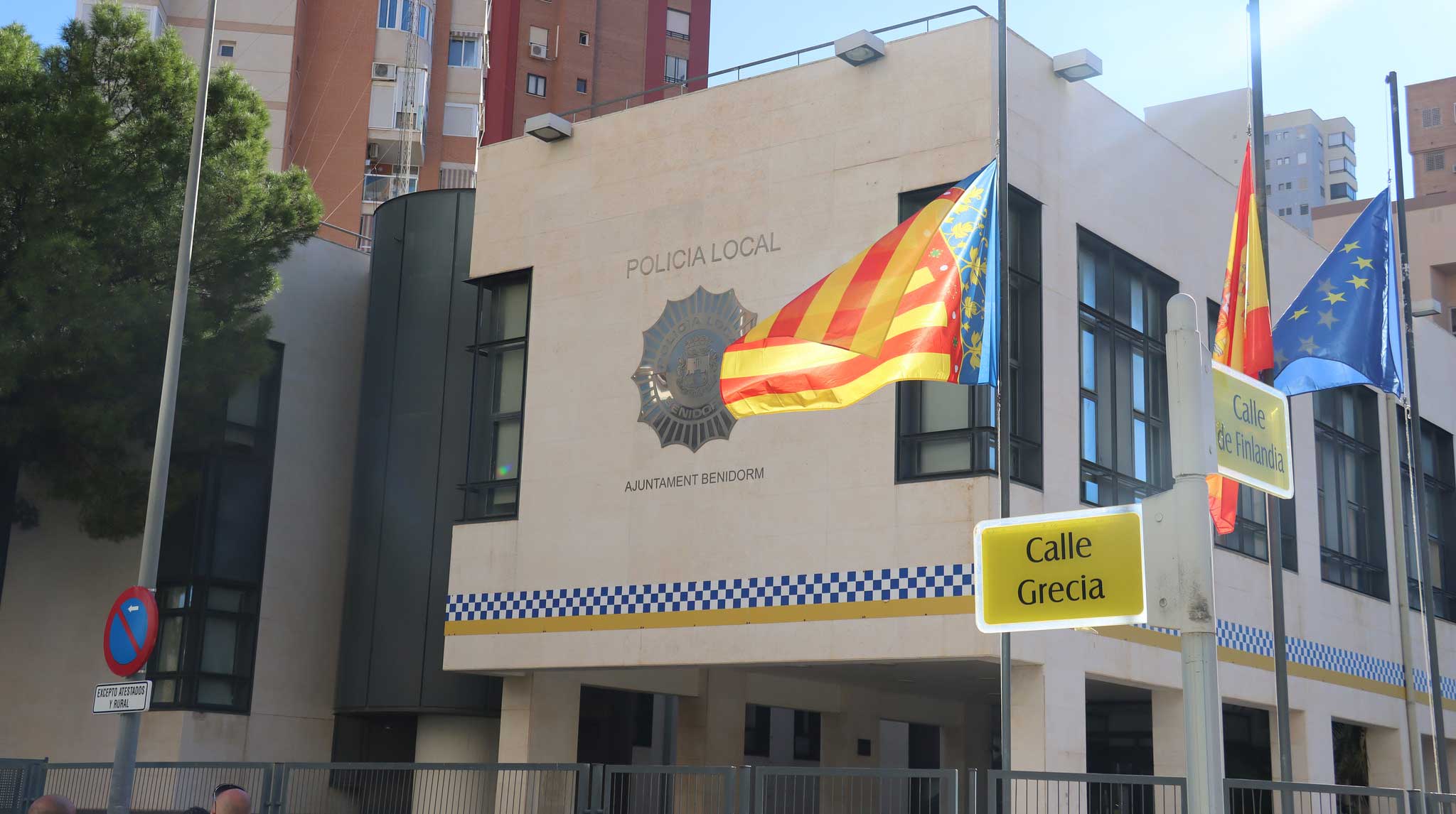 La Policía Local instala una estación sísmica para medir los movimientos del suelo en Benidorm La Policía Local instala una estación sísmica para medir los movimientos del suelo en Benidorm