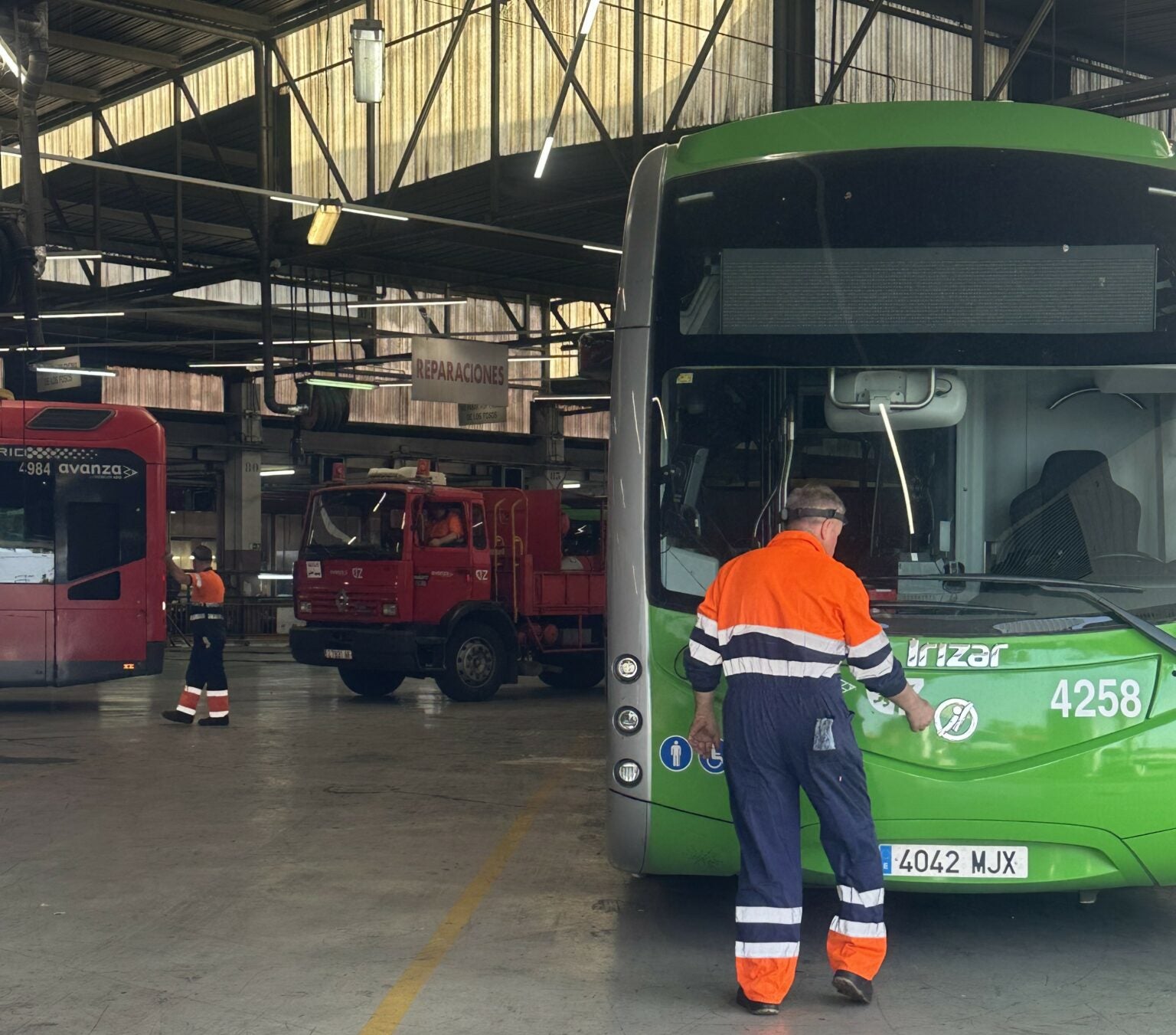 La ola de calor causa estragos en la flota del bus urbano, según Sattra La ola de calor causa estragos en la flota del bus urbano, según Sattra