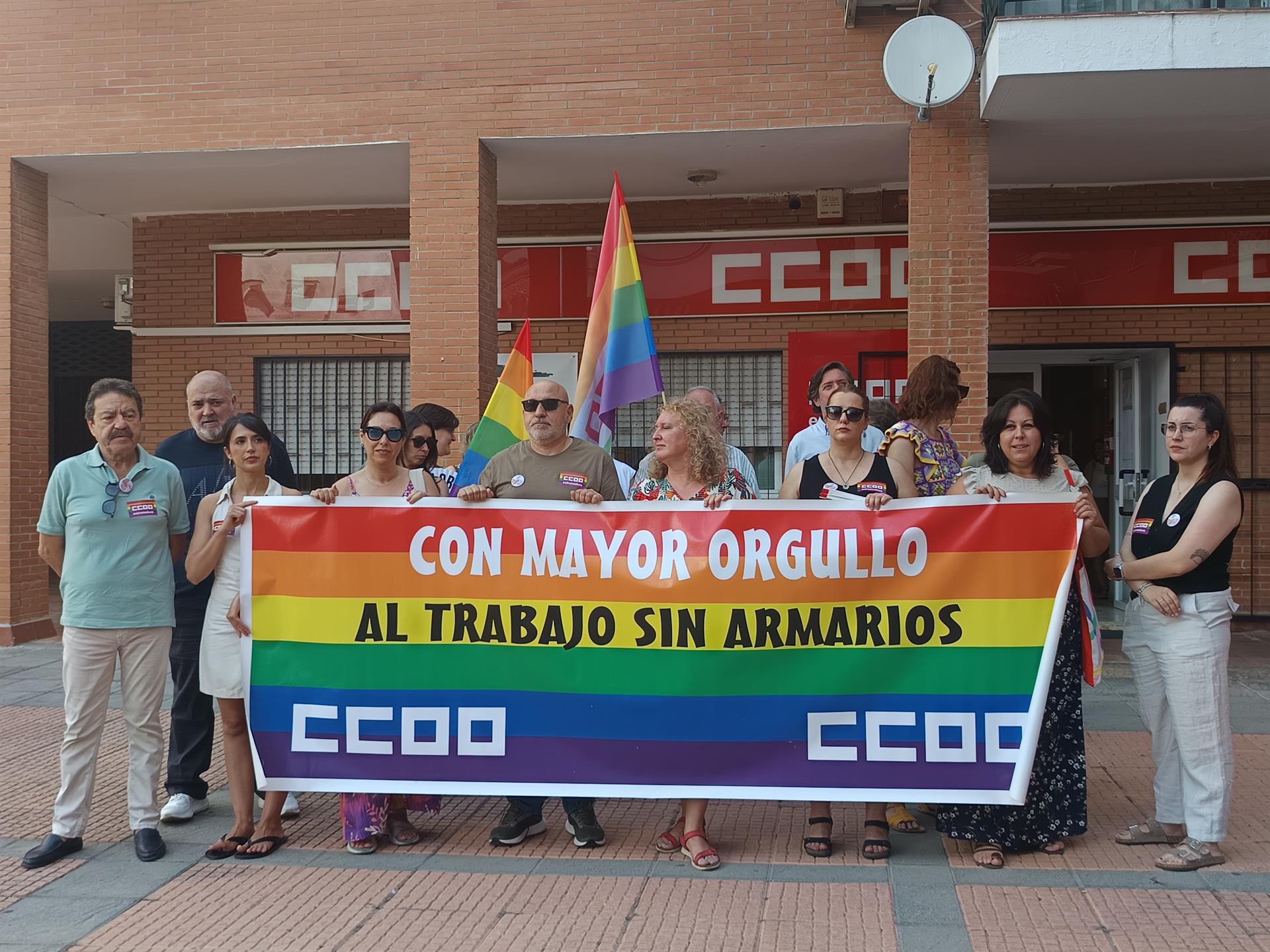 CCOO Extremadura se concentra en Mérida para reclamar a las empresas protocolos contra la "LGTBIfobia laboral" CCOO Extremadura se concentra en Mérida para reclamar a las empresas protocolos contra la "LGTBIfobia laboral"