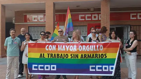 CCOO Extremadura se concentra en Mérida para reclamar a las empresas protocolos contra la "LGTBIfobia laboral" CCOO Extremadura se concentra en Mérida para reclamar a las empresas protocolos contra la "LGTBIfobia laboral"