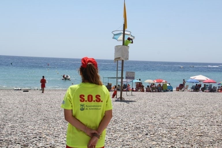 Almuñécar y La Herradura activan el servicio de socorrismo hasta el 10 de septiembre con 48 profesionales y dispositivo especial por San Juan Almuñécar y La Herradura activan el servicio de socorrismo hasta el 10 de septiembre con 48 profesionales y dispositivo especial por San Juan