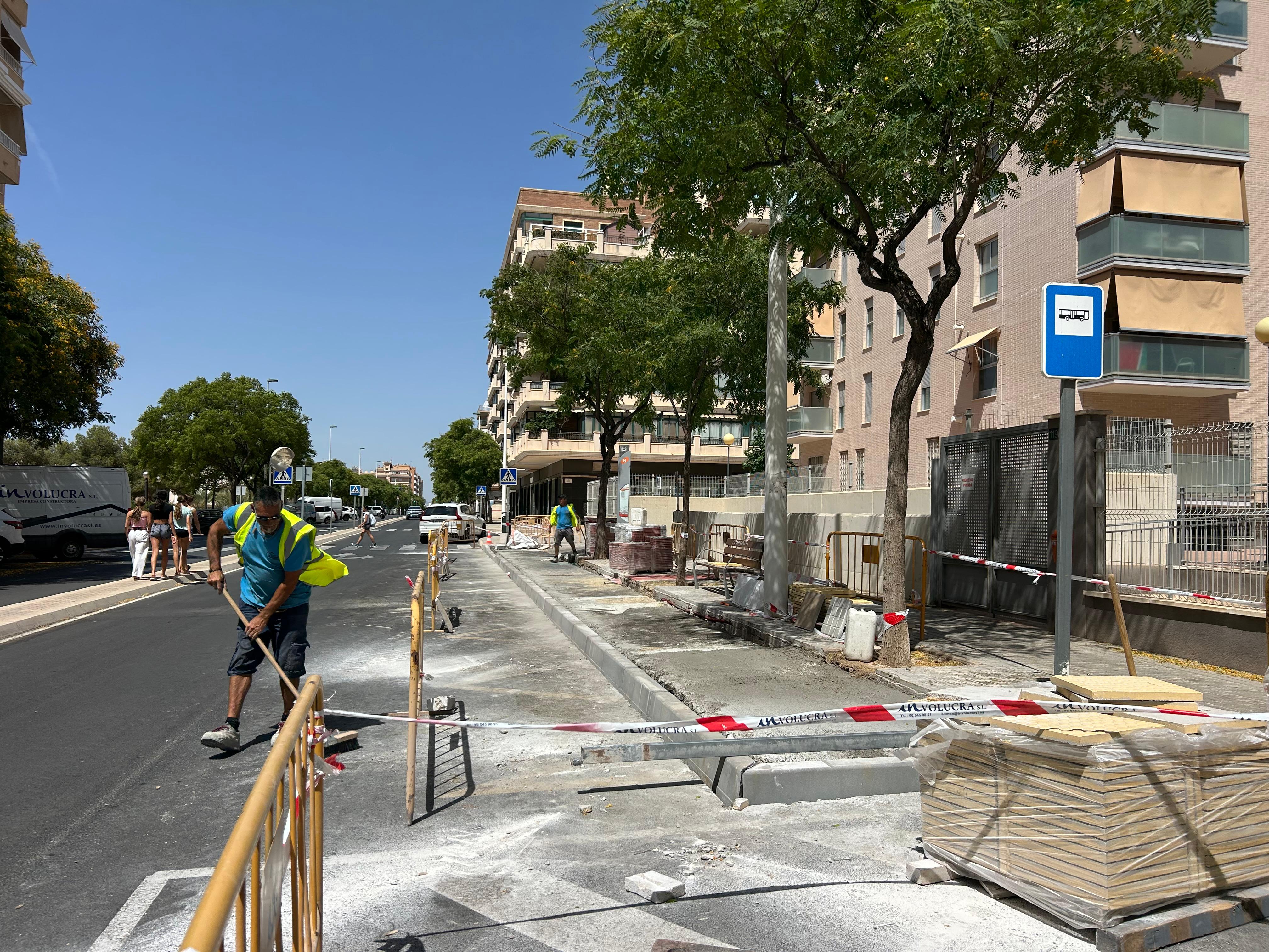 Elche destina 190.000 euros a la mejora de accesibilidad en cinco paradas de autobús de la ciudad Elche destina 190.000 euros a la mejora de accesibilidad en cinco paradas de autobús de la ciudad