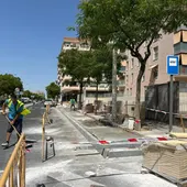 Obras de mejora de la accesibilidad en la parada de autbús urbano d ela calle Josefina Manresa de Elche. Obras de mejora de la accesibilidad en la parada de autbús urbano d ela calle Josefina Manresa de Elche.