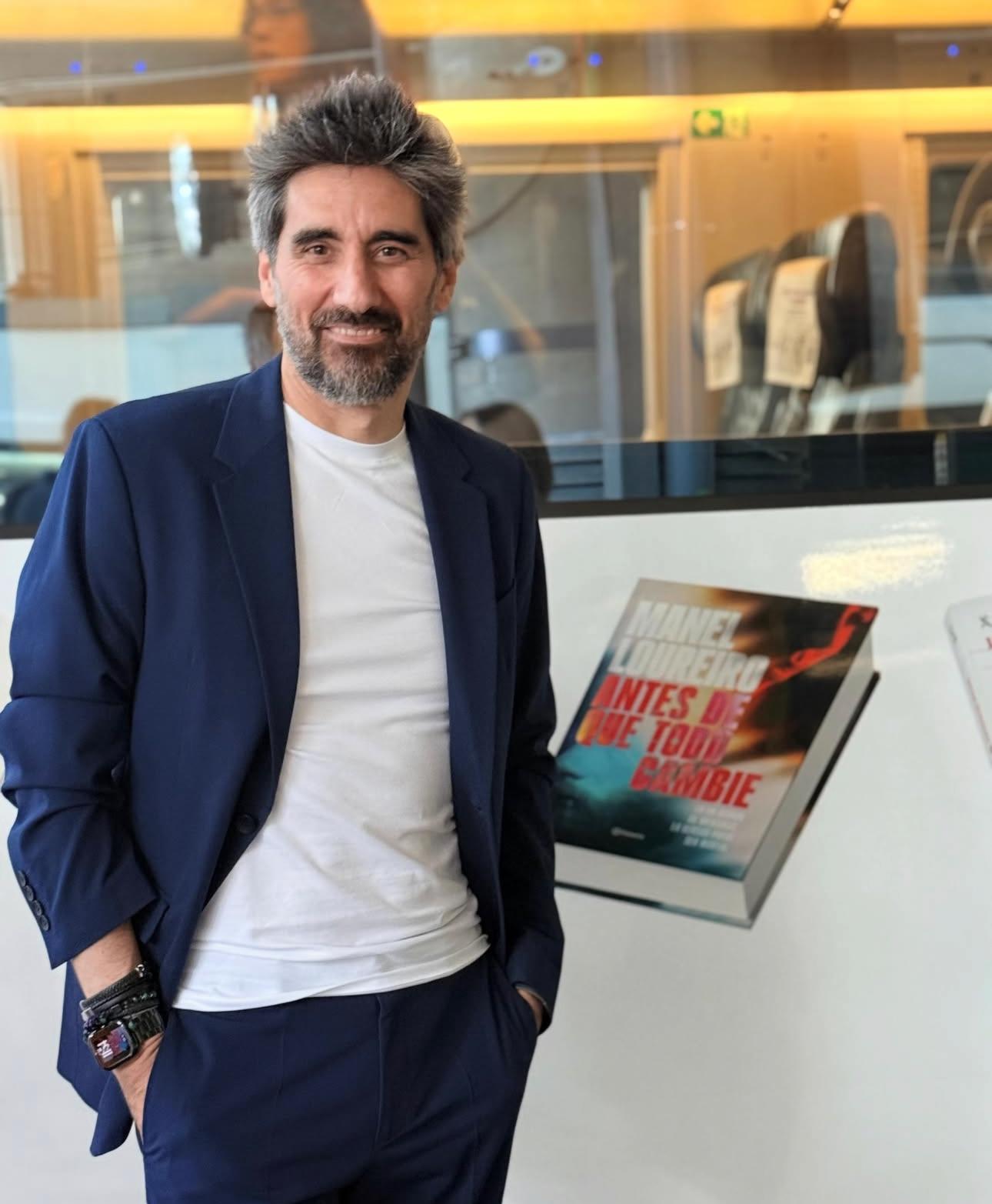 Manel Loureiro presenta su última novela en los Aljibes Árabes de Almería Manel Loureiro presenta su última novela en los Aljibes Árabes de Almería
