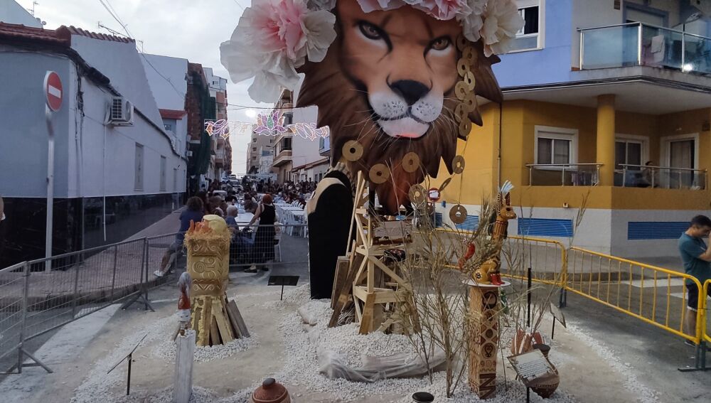 El barrio del Calvario conserva la tradición de celebrar las hogueras de San Juan en la ciudad de Torrevieja