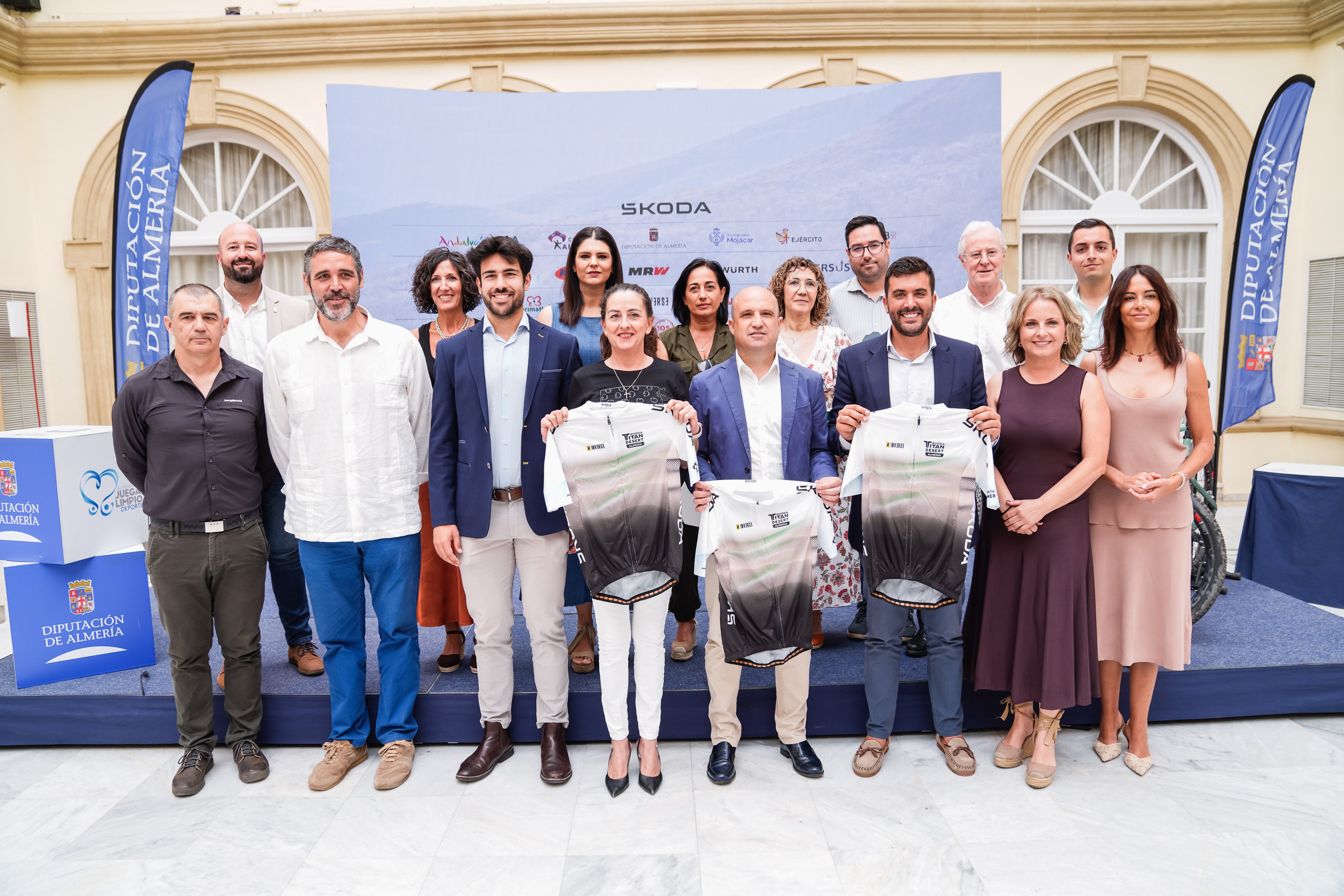 La Titan Desert estrena sede en Mojácar y presenta tres etapas inéditas por la provincia de Almería La Titan Desert estrena sede en Mojácar y presenta tres etapas inéditas por la provincia de Almería