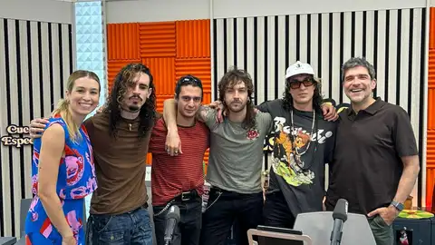 Ultraligera visita a Eva Soriano y Nacho García en 'Cuerpos especiales' Ultraligera visita a Eva Soriano y Nacho García en 'Cuerpos especiales'