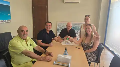 El ayuntamiento de La Nucía entrega las llaves de 2 Viviendas para Jóvenes El ayuntamiento de La Nucía entrega las llaves de 2 Viviendas para Jóvenes