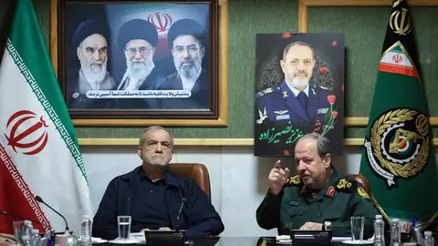 Irán abre el estrecho de Ormuz sin peajes durante 60 días a los barcos comerciales, pero no baraja permitir la entrada a los inspectores nucleares Irán abre el estrecho de Ormuz sin peajes durante 60 días a los barcos comerciales, pero no baraja permitir la entrada a los inspectores nucleares