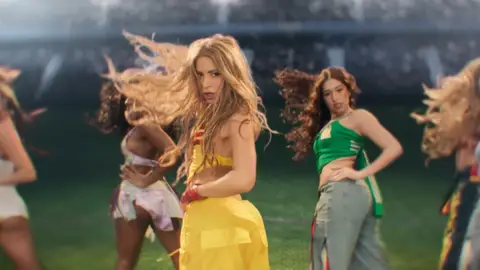 Shakira, en el videoclip de 'Dai Dai' Shakira, en el videoclip de 'Dai Dai'